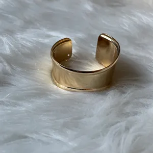18k gold plated bangle thumbnail 2