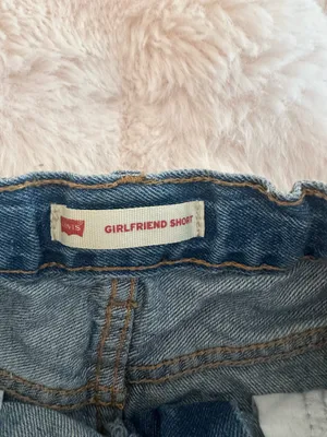 Levi’s Girlfriend Jean Shorts thumbnail 3