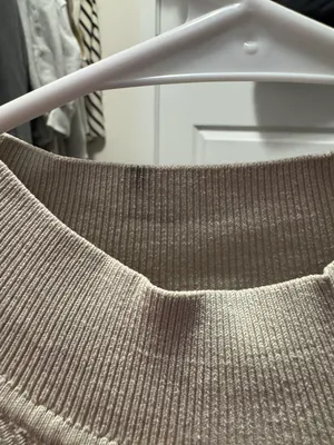Aritzia Babaton Crop Top thumbnail 3