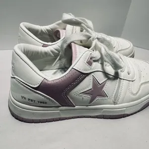 VINTAGE HAVANA Women’s Fashion Sneakers Leather white & Pink Star 7.5 thumbnail 2
