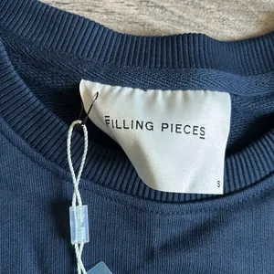 Filling pieces graphic sweater in navy Blue thumbnail 3
