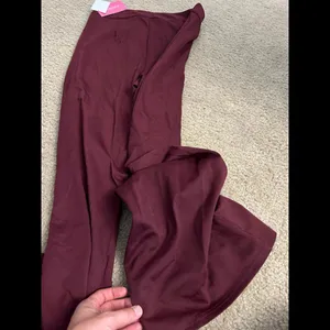 Casual burgundy size medium pants split on front bottom stretchy comfy cute thumbnail 6