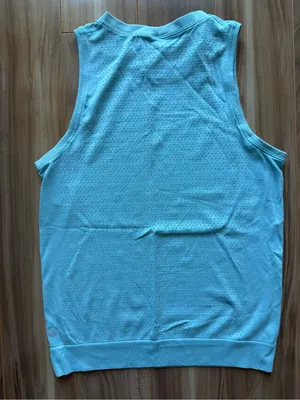 Lululemon Breeze By Muscle Tank II *Squad - size 6 thumbnail 2