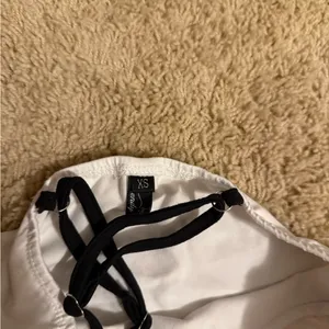 White and Black Trim Women's Top Size XS thumbnail 2