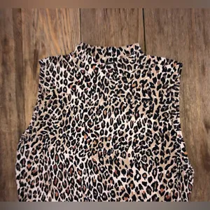 💕5️⃣ 5for25 Cuddl duds animal print sleeveless top size medium thumbnail 2