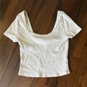 Universal Threads ribbed white scoop neck short sleeve top thumbnail 1