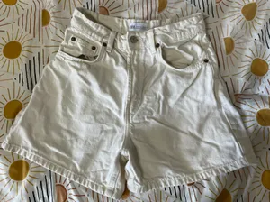 ZARA Khaki/Tan Shorts High waisted thumbnail 1