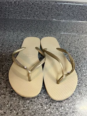 Havaianas Women’s Slim Flip Flops - Beige Footbed with Gold Straps thumbnail 4