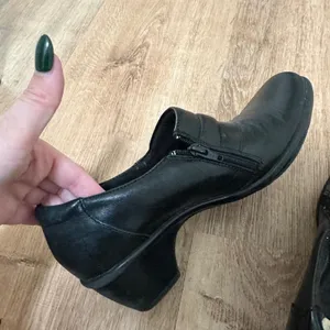 Clarks‎ | Women's Black Leather Side Zip Buckle Loafers Block Heel, Size 7M thumbnail 5