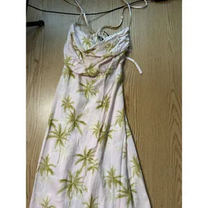 New Women’s Forever 21 Tropical 🌴 print Strappy Midi Dress Rayon Light Pink Xs thumbnail 3