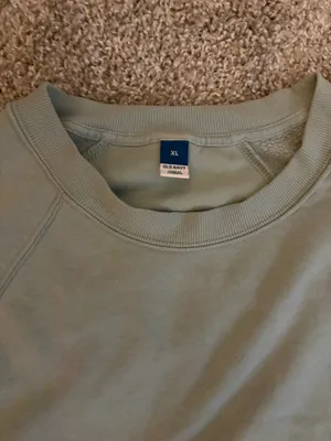 Old Navy Crewneck thumbnail 2