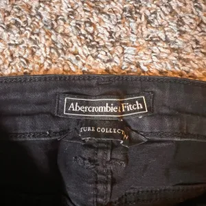 Abercrombie & Fitch Womens Black‎ Distressed Knee Skinny Jeans Size 30 26R Denim thumbnail 2