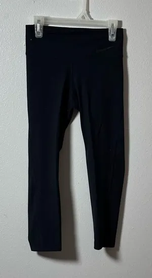 Nike‎ Women Dri-Fit Capri Leggings Black Athletic Size XS thumbnail 1