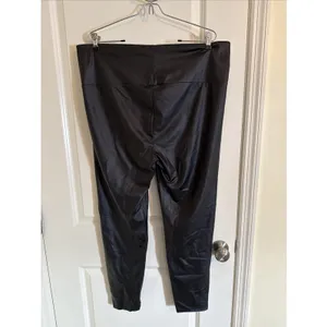 Women's Madeline & Monroe Black Stretch Pleather‎ Pants 3XL thumbnail 2