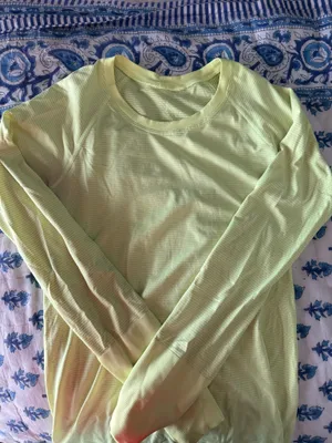 Lululemon Long Sleeve Swiftly Tech  thumbnail 2
