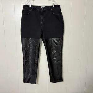 Abercrombie 90s Straight Ultra High Rise Jeans Black Faux Leather Size 34/18 thumbnail 3