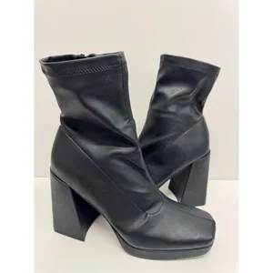 Wild Pair‎ Chunky Heel Platform Booties Black Size 9.5 Sock Like Fit Block Heel thumbnail 4