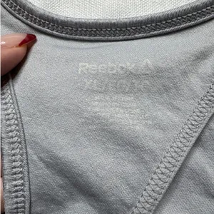 Reebok Light Gray Sports Bra Moisture Wicking Sz XL thumbnail 6