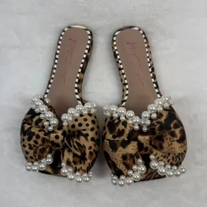 Betsey Johnson Womens Leopard Print Pearl Bow Square Toe Flat Slide‎ Sandals 5 thumbnail 5