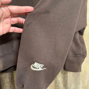 Nike Women's Sportswear Club Fleece Oversized Cropped Hoodie Brown Large thumbnail 7