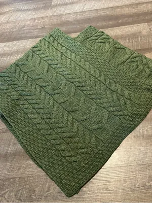 Aran Sweater Market Green Super Soft 100% Merino Wool Cable Knit Poncho thumbnail 3