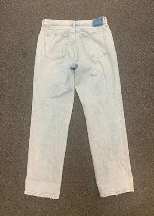 Abercrombie and Fitch the 90th Straight low rise jeans thumbnail 2