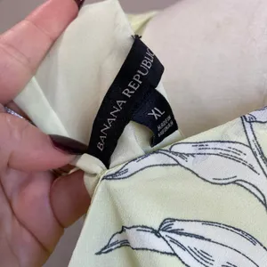 Banana Republic V-Neck Peplum Career Blouse in a Creamy Floral Yellow Sz‎ XL thumbnail 10