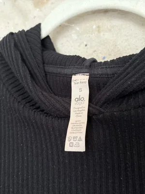 Alo Yoga Muse Hoodie, Black thumbnail 3