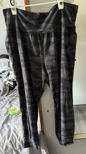 Athleta Salutation Camo Joggers thumbnail 1