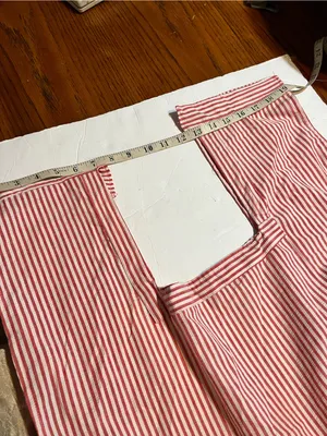 VTG country cottage-core Full apron Bib Seersucker Handmade Red White Stripe Tie thumbnail 9