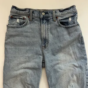 Abercrombie Fitch High Rise 90s Relaxed Jeans 28 / 6R thumbnail 2