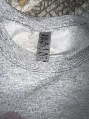 The Vaulty Strawberry Sweatshirt Gray Size M thumbnail 2