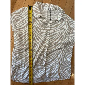 NWOT MNG‎ MANGO women's zebra print short sleeve blouse size 4 thumbnail 3
