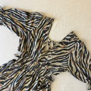 Speed Limit MPH Animal Print Smocked‎ Mini Dress Womens Small Puff Sleeve thumbnail 2