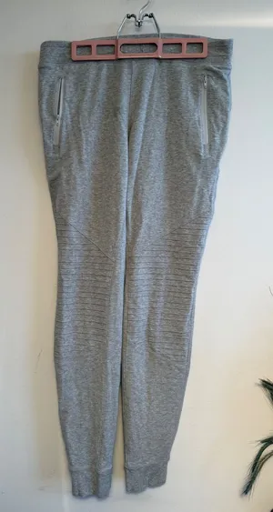 Alo Yoga Urban Moto Sweatpants Heather Grey Ribbed Joggers Womens no drawstring thumbnail 1