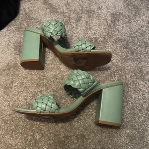 Mint Green Braided Women's Sandals Size 8 thumbnail 4