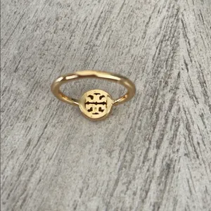 Tory Burch Miller Pave’ Delicate Ring Size 7.5 NEW! thumbnail 3