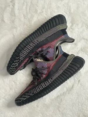 Yeezy 350 Boost V2 Adidas Sneakers Size 9 Men’s thumbnail 4