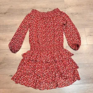 MICHAEL KORS Sangria Floral Smocked Ruffle‎ Off the Shoulder Dress Red Medium M thumbnail 2