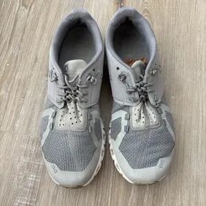 On Cloud Shoes Womens Size 8 Blue Gray Cloud 5 Running Athletic thumbnail 3