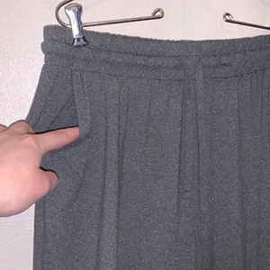 Love Streak grey comfy jogger style sweatpants with pockets thumbnail 4