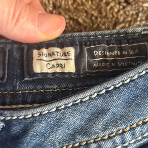 Miss Me Indigo Denim Capris thumbnail 3