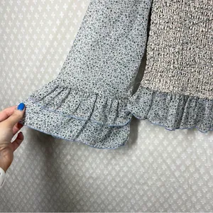 Revolve Storia Blue‎ Cream Floral Smocked Puff Sleeve Top thumbnail 2