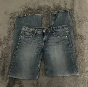 H&M Low Waist Jeans thumbnail 1