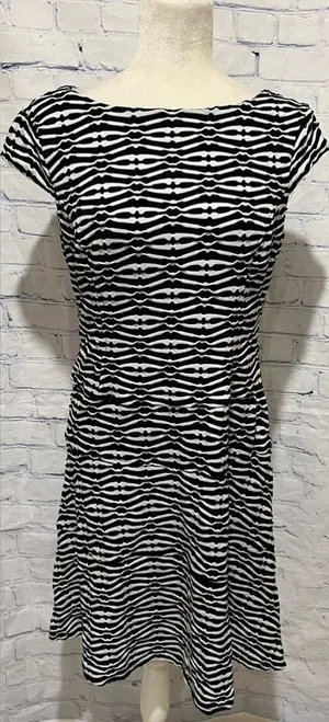 Anne Klein Textured Sleeveless midi Dress Black & White Size 10 thumbnail 1