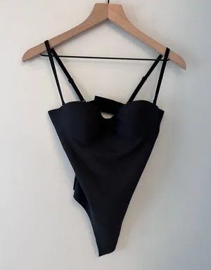 NWT Skims Molded Underwire Bodysuit Onyx Small (SOLD OUT) thumbnail 1
