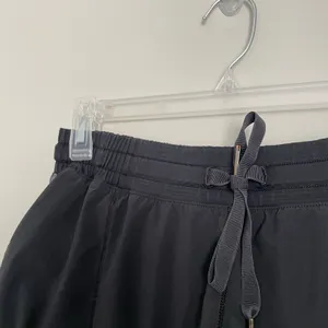 Lululemon Size 6 Black Hotty Hot Shorts Running Lined Workout 3.5" Inseam thumbnail 3
