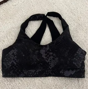 sports bra thumbnail 2
