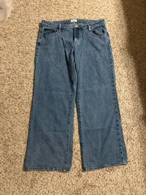 Pacsun Zoe Low Rise Girlfriend Jeans Medium Wash The perfect blue jean thumbnail 2
