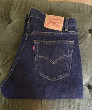 Straight-Leg Jeans thumbnail 2